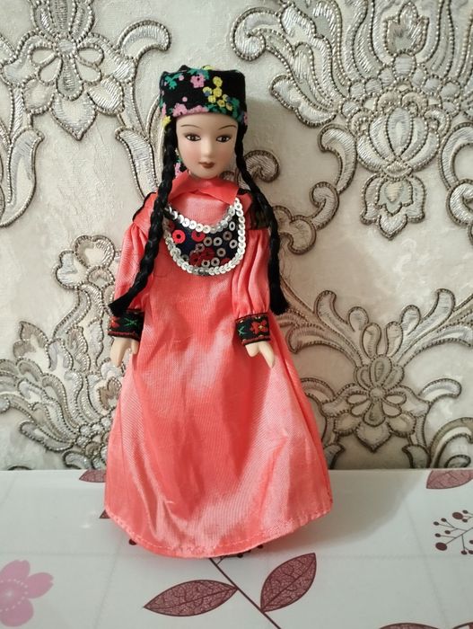 Кукла из серии куклы народов мира фарфоровая статуэтка