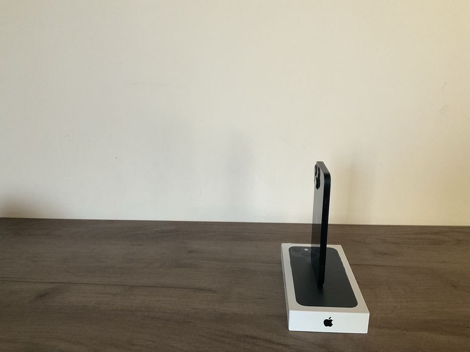 IPhone 13 128GB чист iCloud