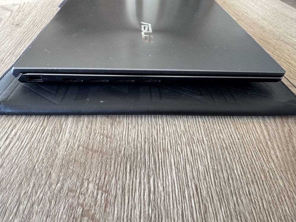 Asus ZenBook 14X Oled UX5400E