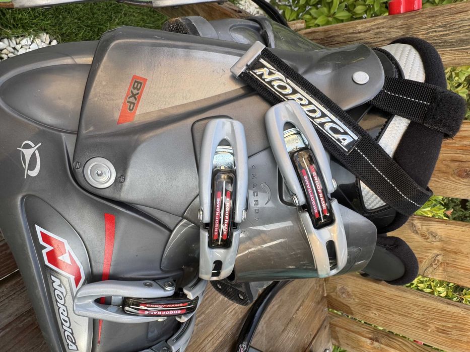 Pachet ski Fischer adult (skiuri, legaturi si bete), clapari Nordica