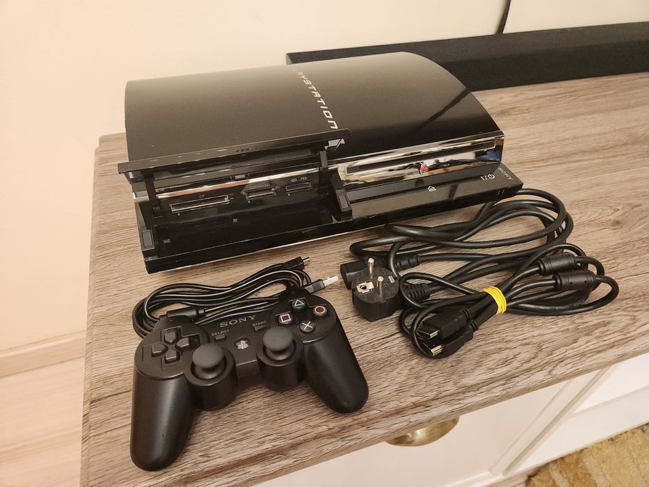 PlayStation 3 (PS3) 60GB (CECHC04) Modat, Backwards Compatible