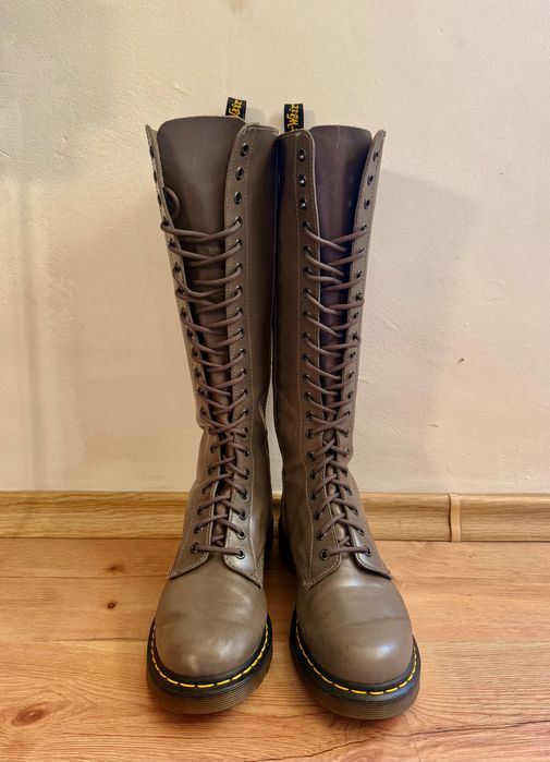 Оригинални Dr. Martens 1B60 Pisa Leather Knee-High Boots.