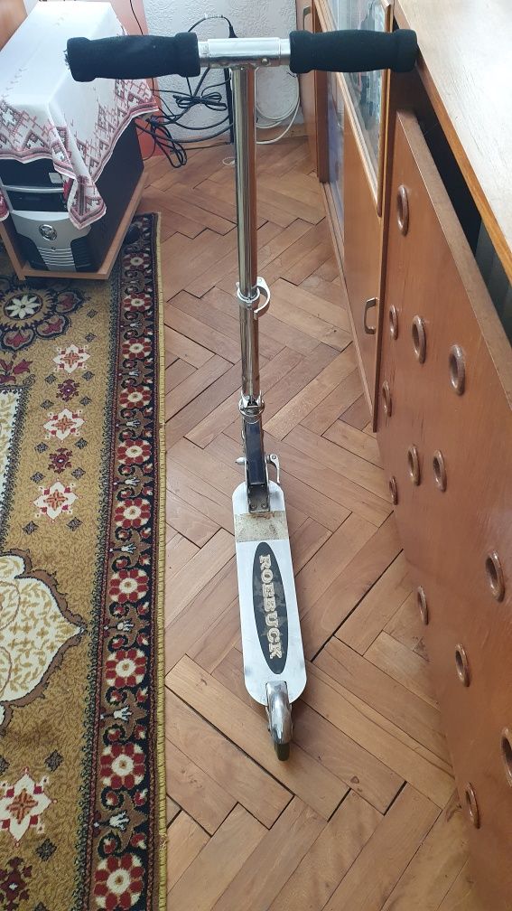 Продавам детска тротинетка