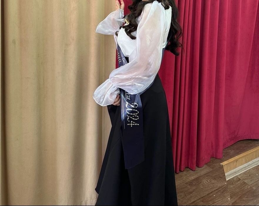 Двойка юбка и блузка