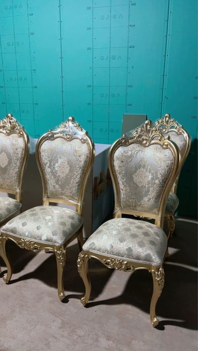 Mehmonxona uchun stol stullar