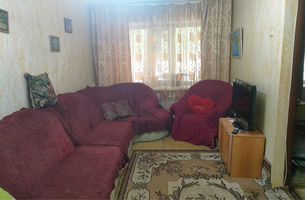 Продам 1 комнатную на КСК