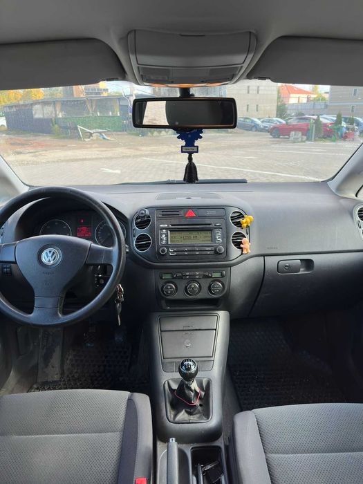 VW Golf 5 plus an 2005
