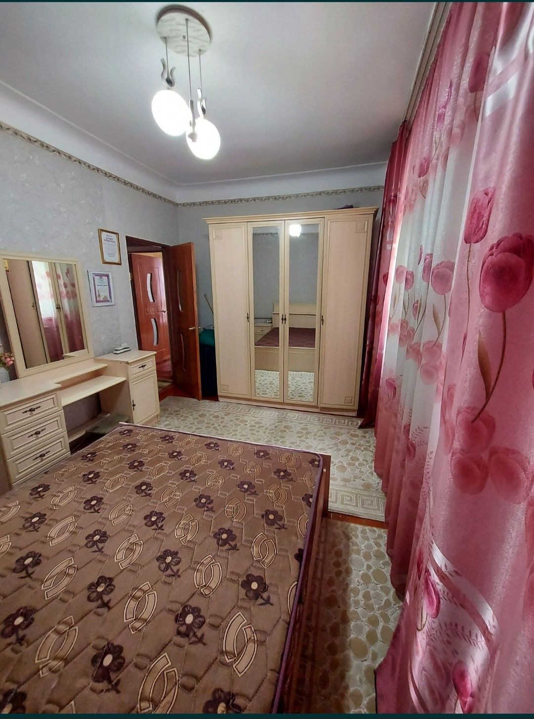 Продаётся 3рех комнатная квартира в центре Каратау г.