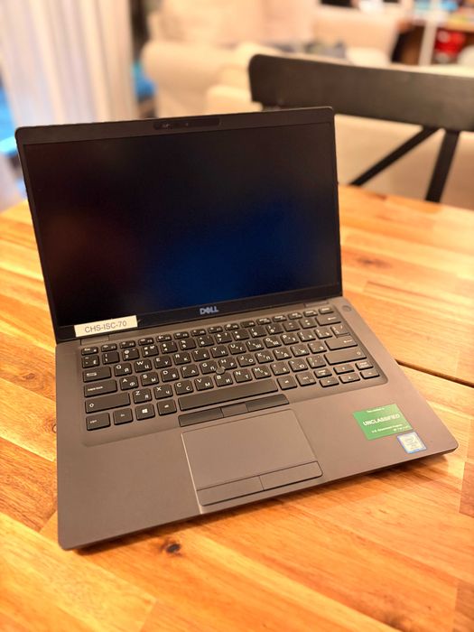 Dell Latitude 5400 cu ecran Touchscreen