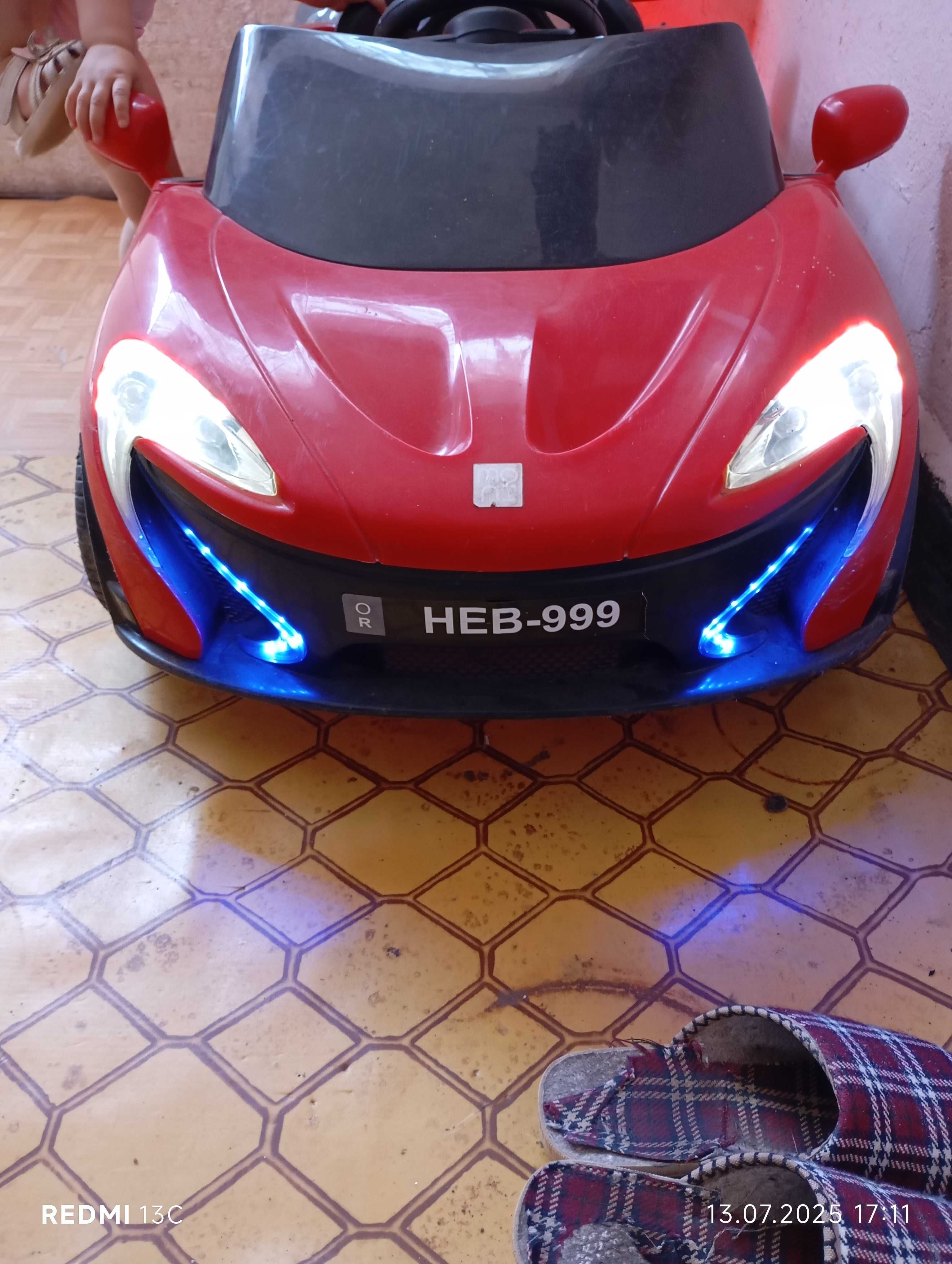Електрическа детска количка