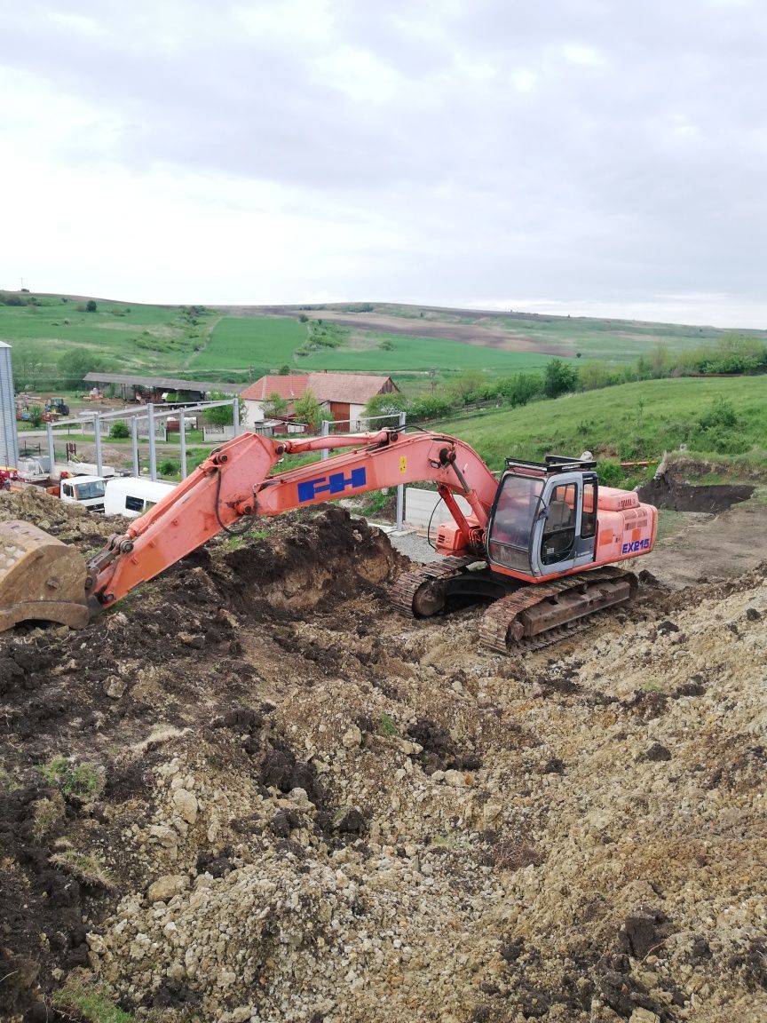 Dezmembrez Excavator Fiat Hitachi EX215