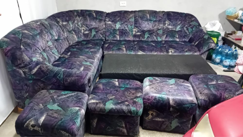 Coltar extensibil cu  4 tabureti