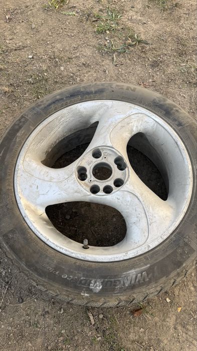 Продам Зимние шины,корея!в отличном состгяний,все вопросы по телефону