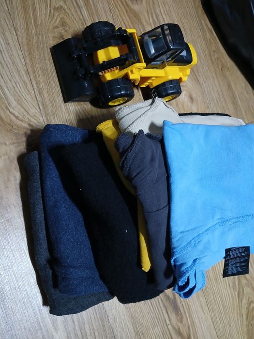 Donez hăinuțe pentru băieți