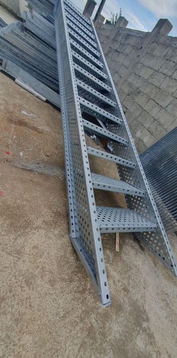 Scări metalice zincate