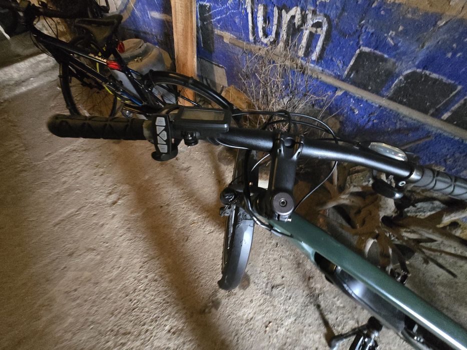 Vand bicicleta electrica si cursiera