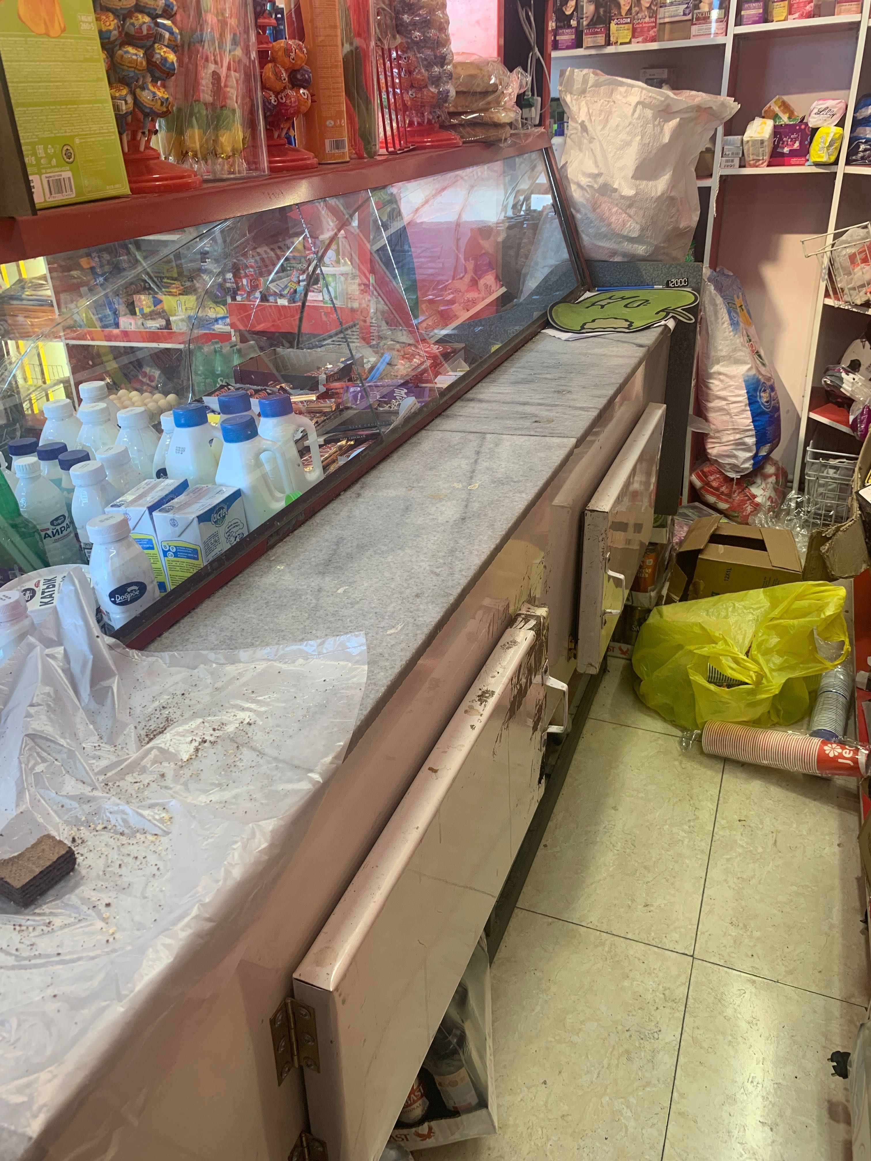 Холодильник для магазина