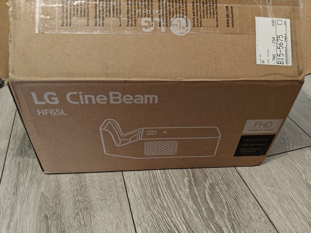 Проектор за домашно кино LG HF65L
