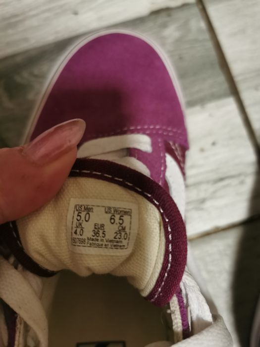 Teniși fete stare bună