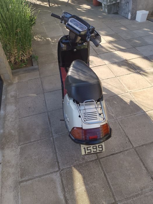 Скутер Honda LEAD 50