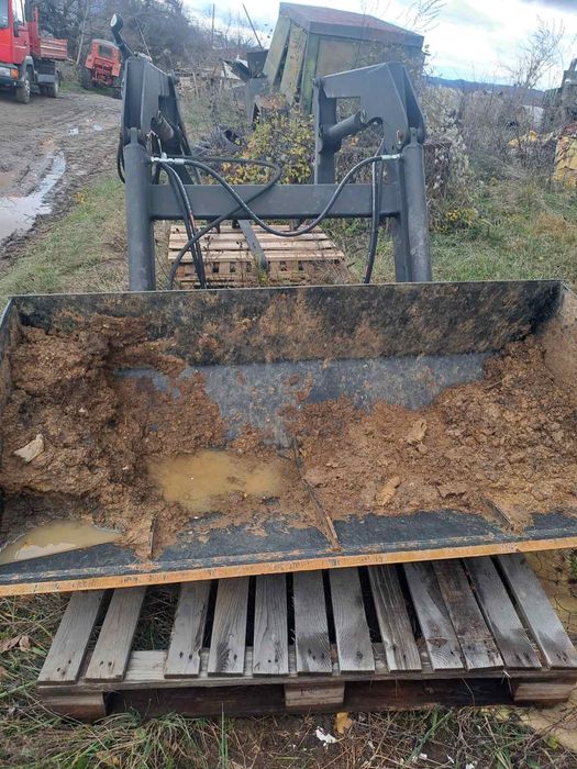 Челен товарач за трактор