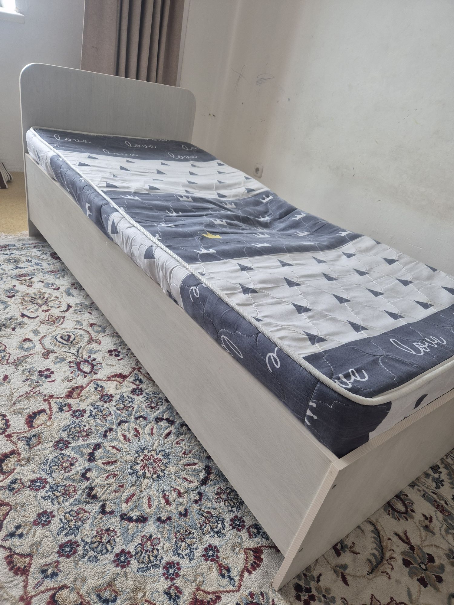 Продам кровати в колличестве 3-х штук