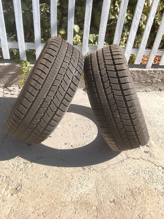 Зимние шины 225/55/16 в хорошем  состоянии. Б/у 2шт