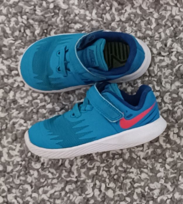 Pantofi Nike Nr : 22