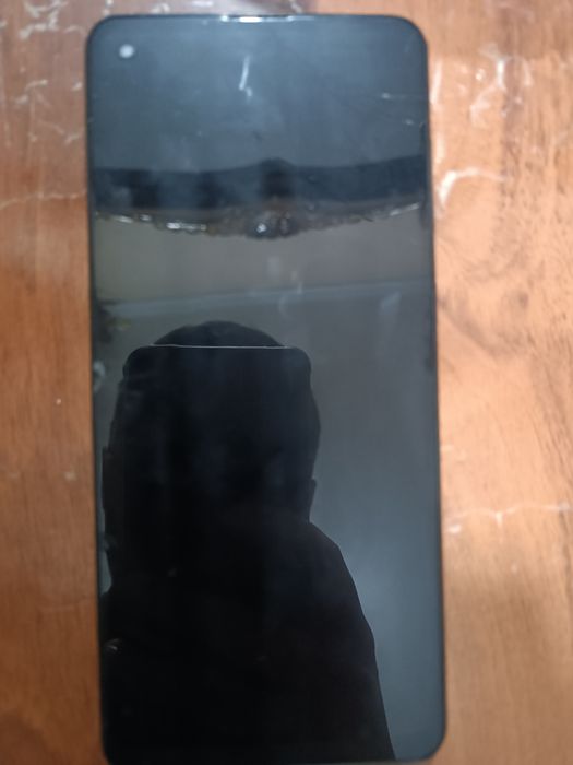 Samsung a 21 sotiladi yaxshi ishlidi 450.000 eqrani shishasi singan