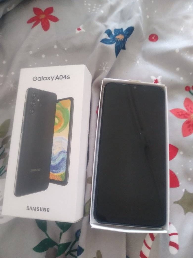 Vând urgent Samsung A04S nou cumpărat acum 2 zile!