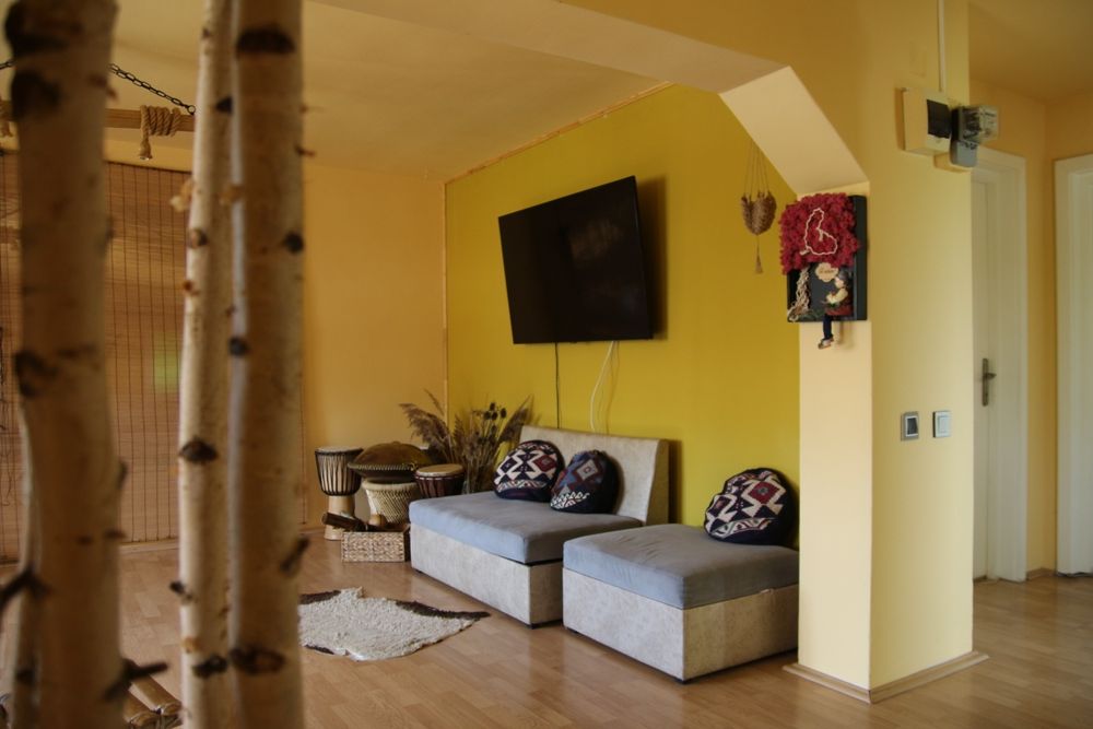 Inchiriez spatiu multifunctional/ casa familie Deusu, Chinteni 90mp