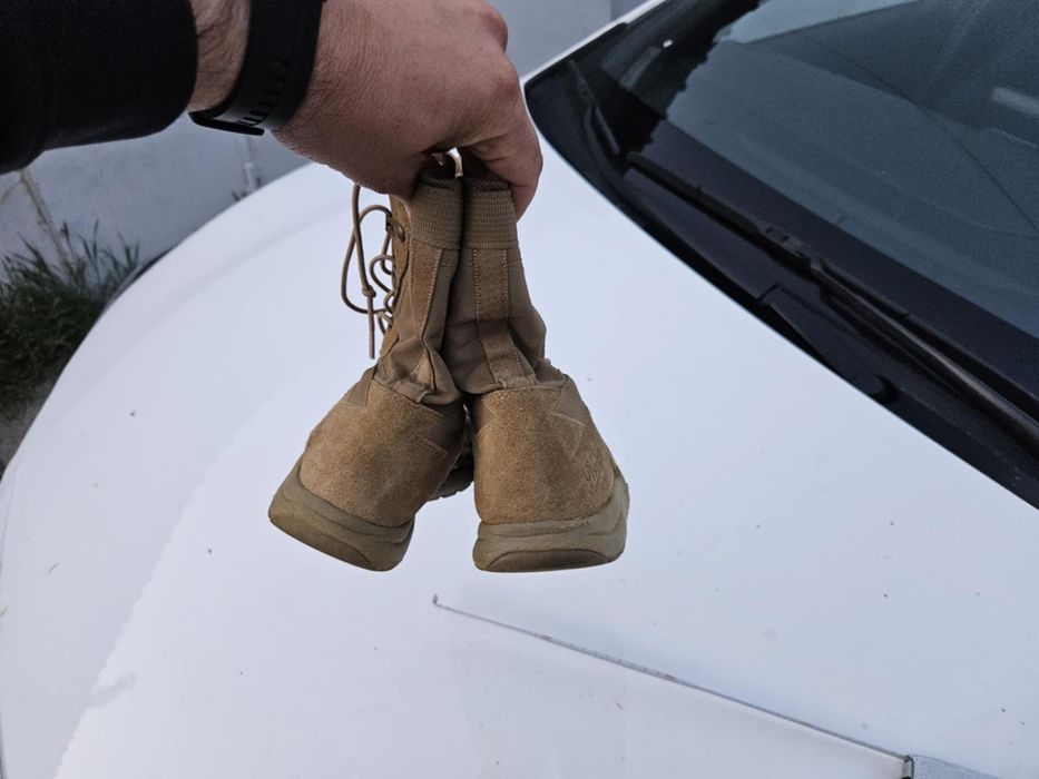 Bocanci desert americani danner 38