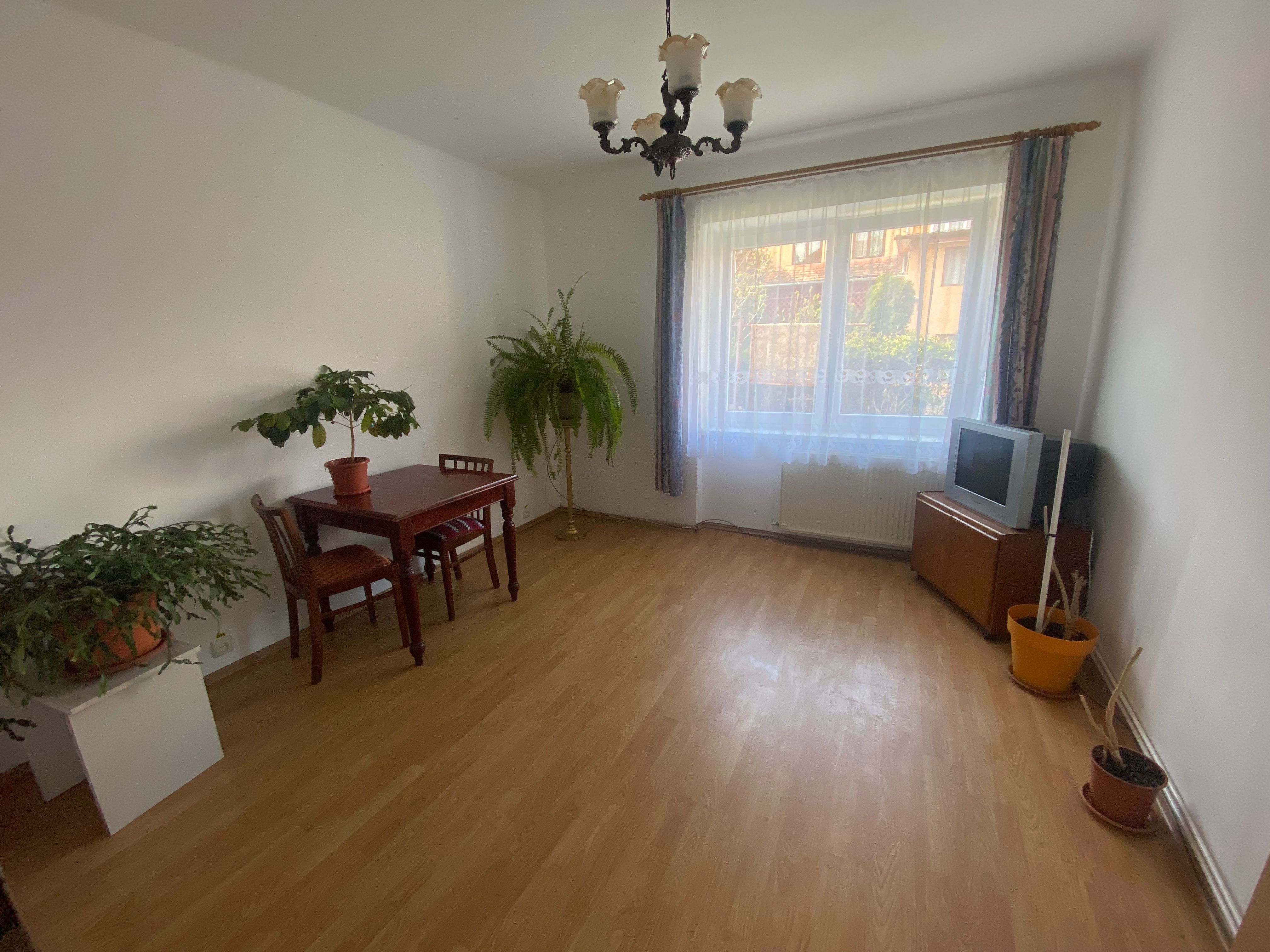 Inchireiz Apartamant la Casa