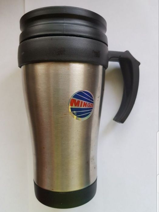 Cană termoizolantă