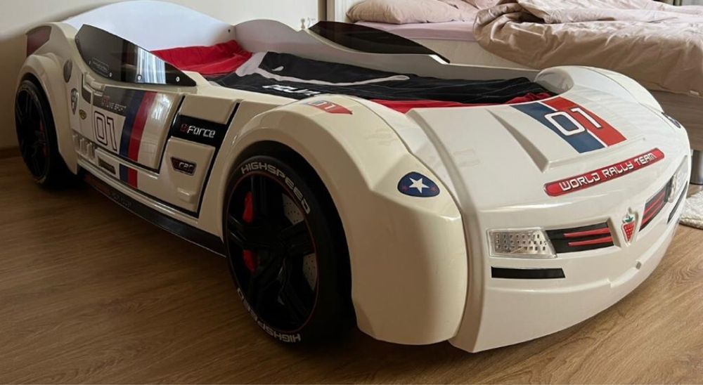 Продам кровать детскую.