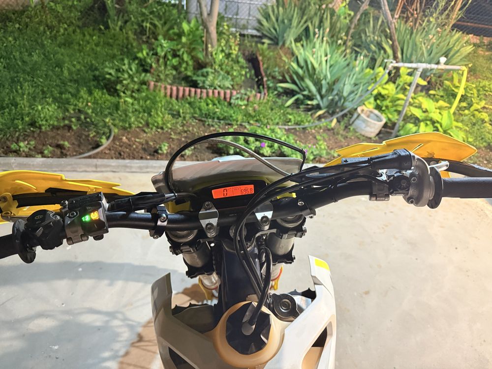 Husqvarna 250 FE 2020 година