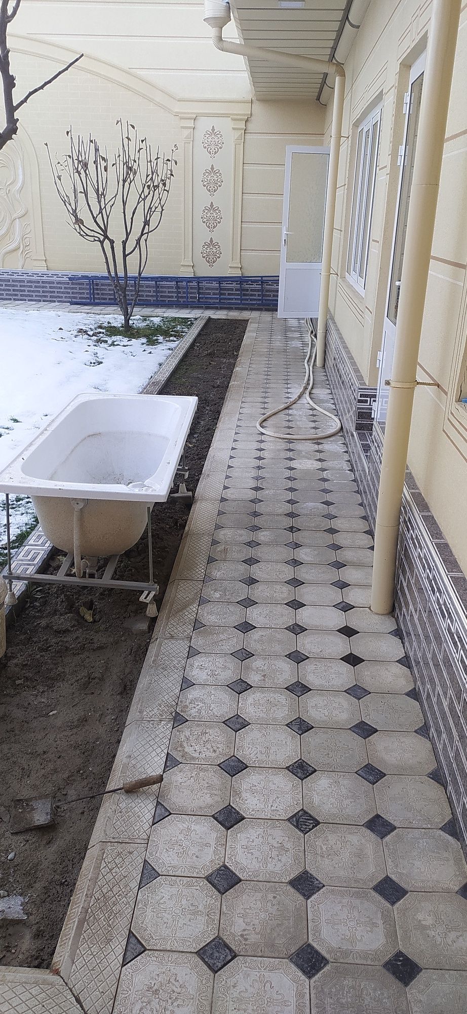 Vanna tangi turibdi