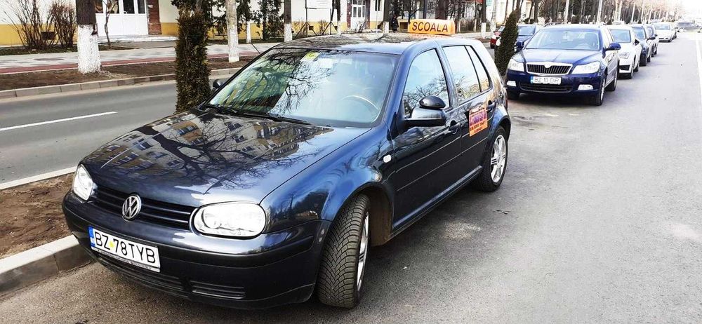 Școală de șoferi Buzău instructor auto