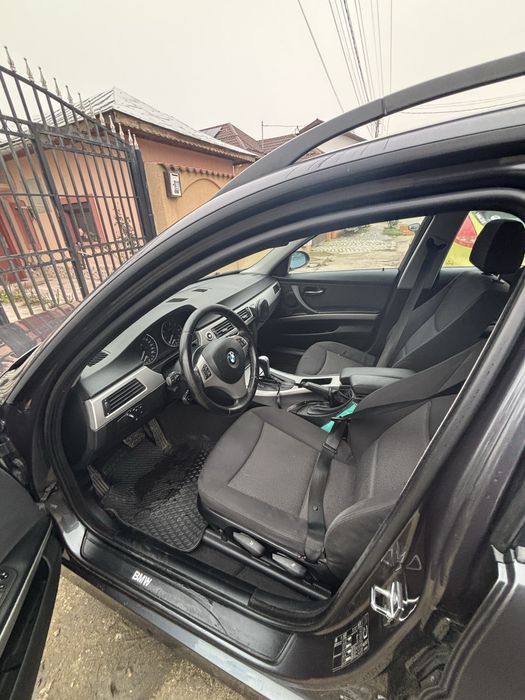 Vand BMW seria 3 E91 2010 2.0 benzina