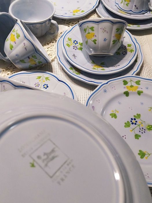 Сервиз за кафе с десертни чинии Longchamp