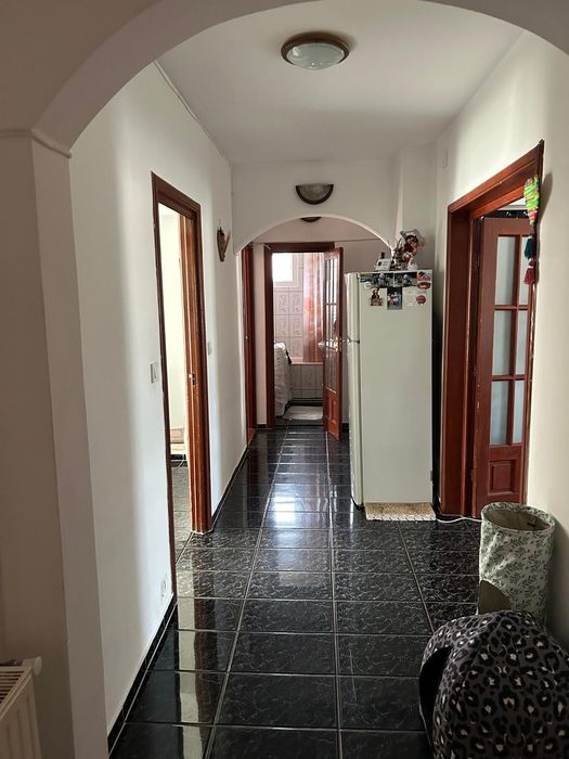Apartament 4 camere , decomandat, central, 99 mp