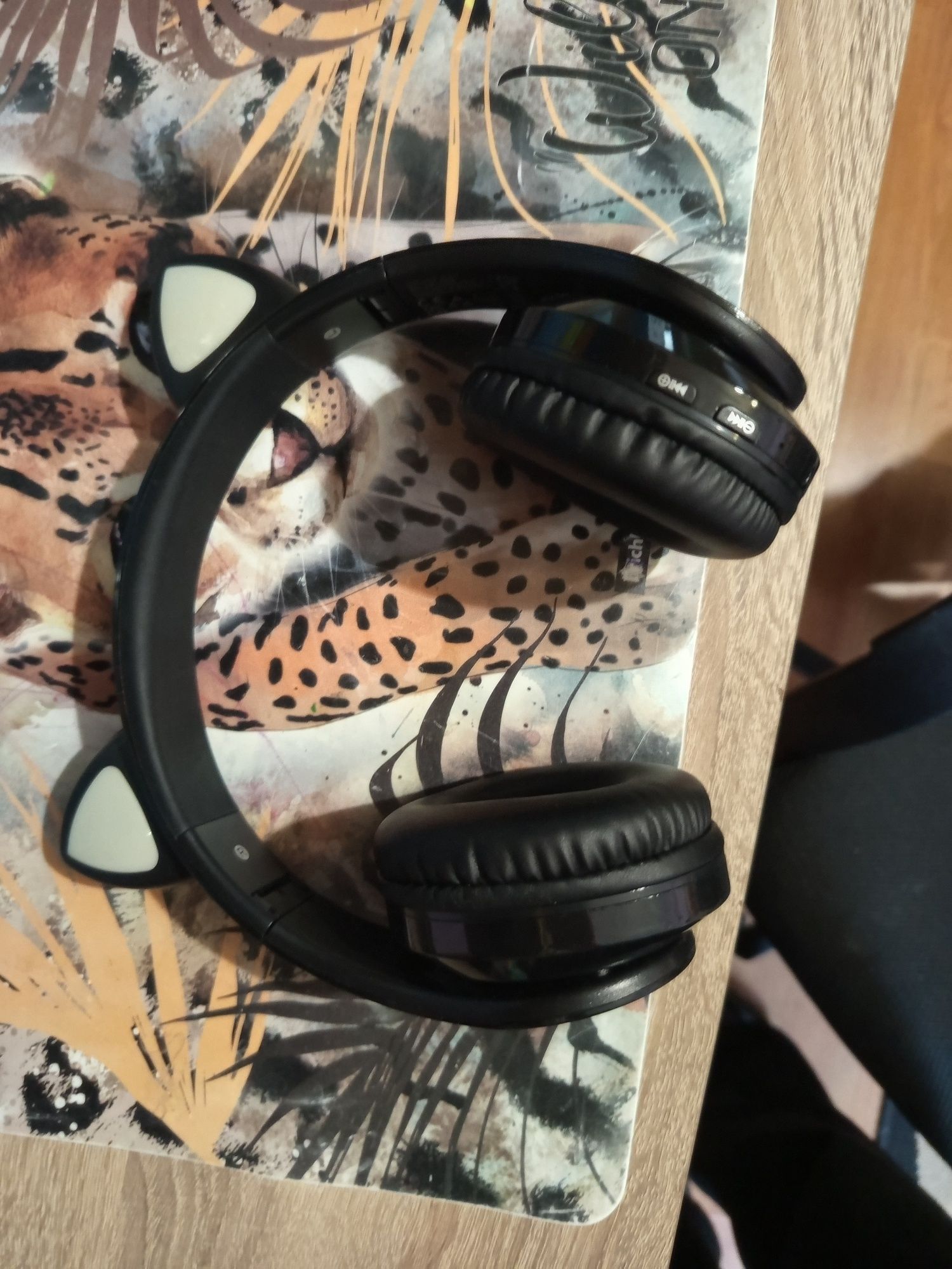 Wireless headphones