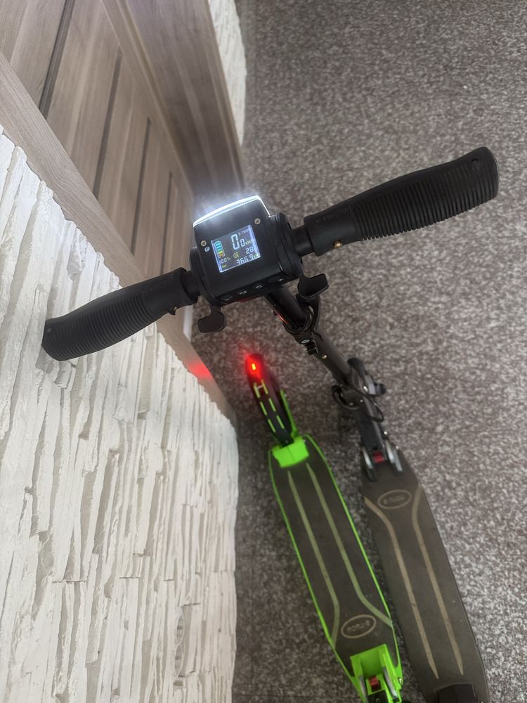 2 trotinete electrice e-twow