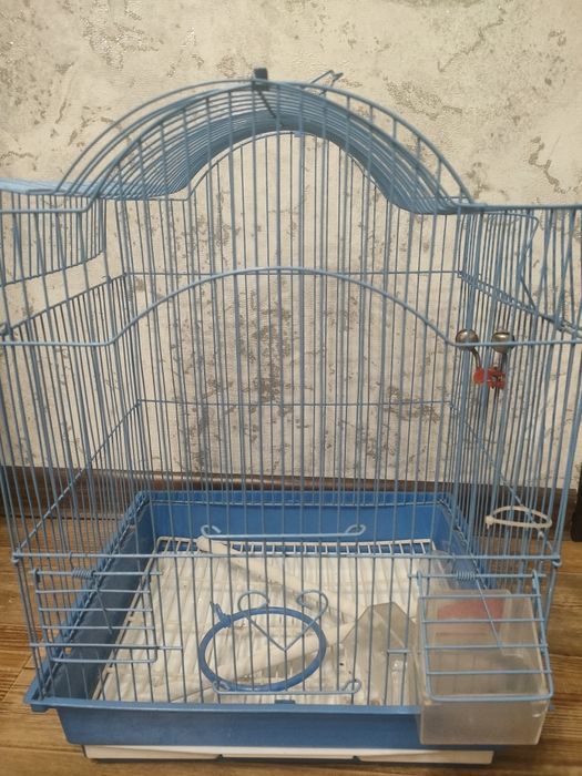 Продам клетку для попугаев