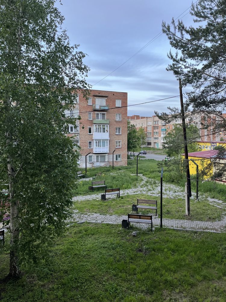 Продам 3х комнт квартиру в 4 микрорайоне,