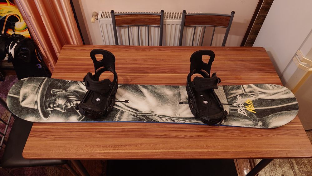 Placa snowboard Burton Hate 155cm cu legaturi Burton Cartel M