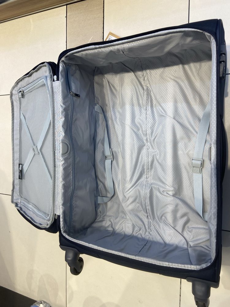 Troller Samsonite NOU dimensiune Cala 20-25 kg