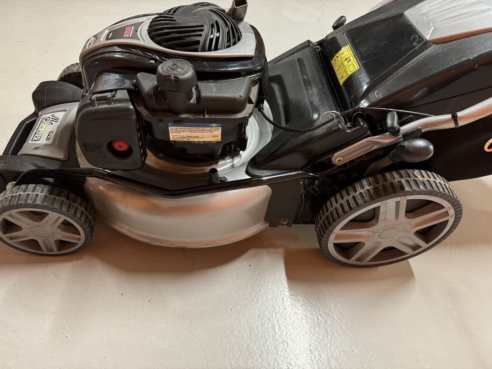 Бензинова косачка Mr Gardener hw 46 b двигател Briggs&Stratton