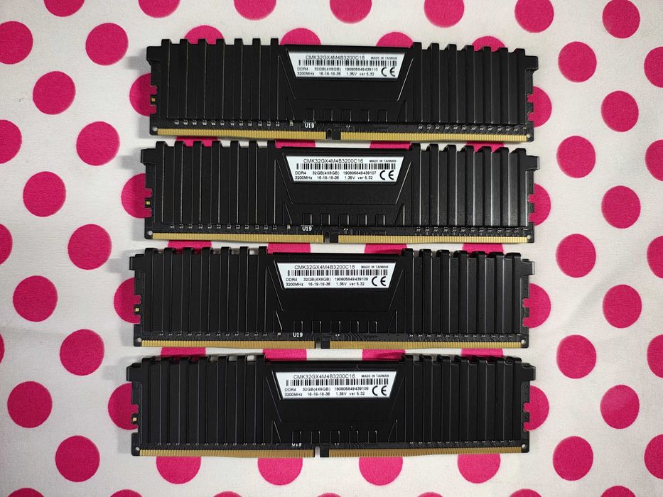 Memorie Corsair Vengeance LPX Black 32GB (4x8) DDR4 3200MHz Desktop.