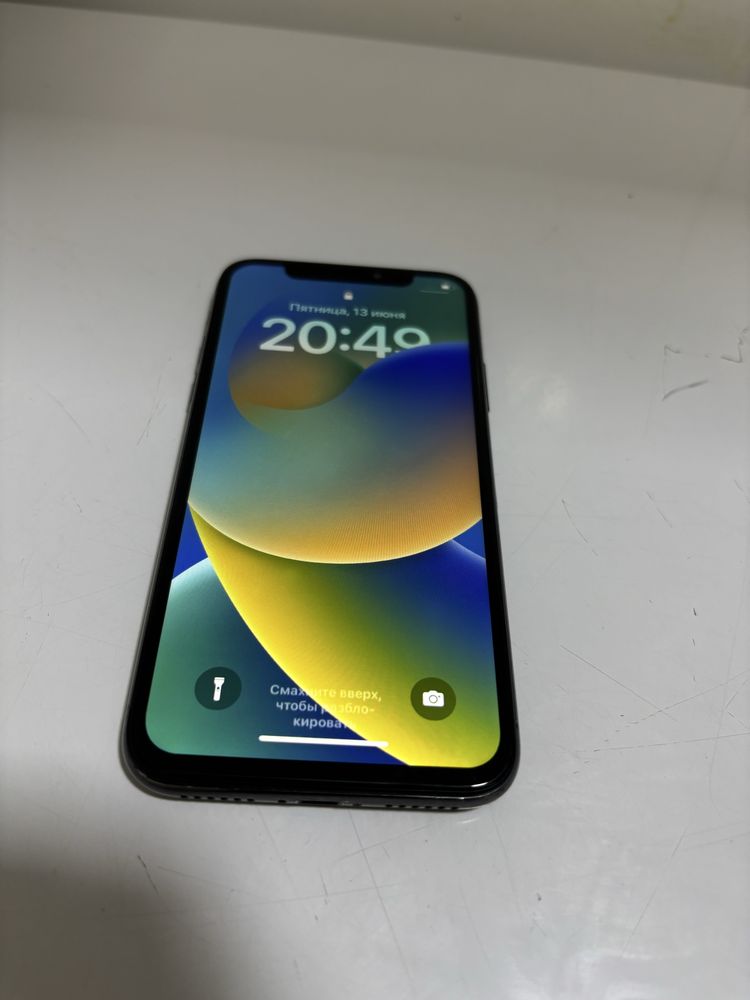 Продаю IPhone X!Состаяния:нормально.нету тру тона и фейс ид!